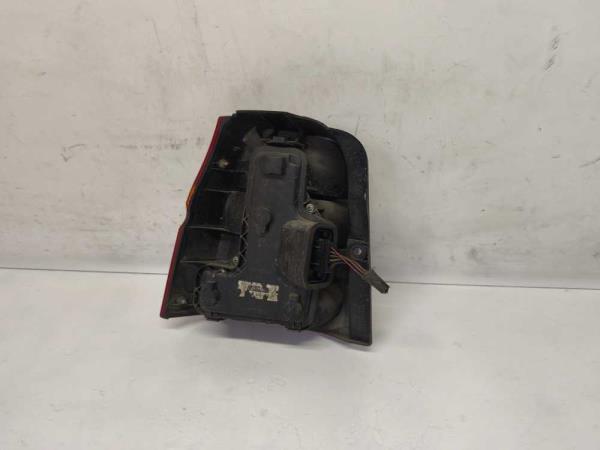 FEU ARRIERE DROIT SEAT - Vue 2